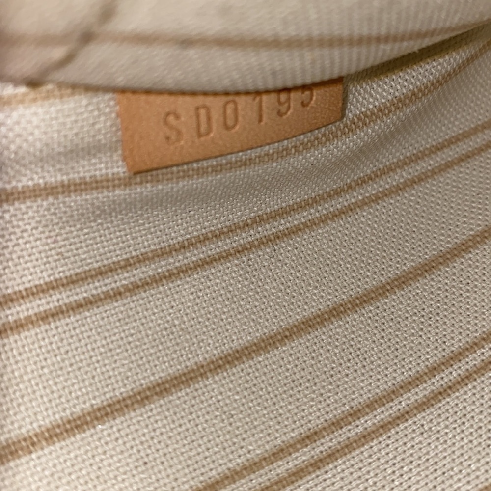 Louis Vuitton Neverfull MM - Picture 5 of 15